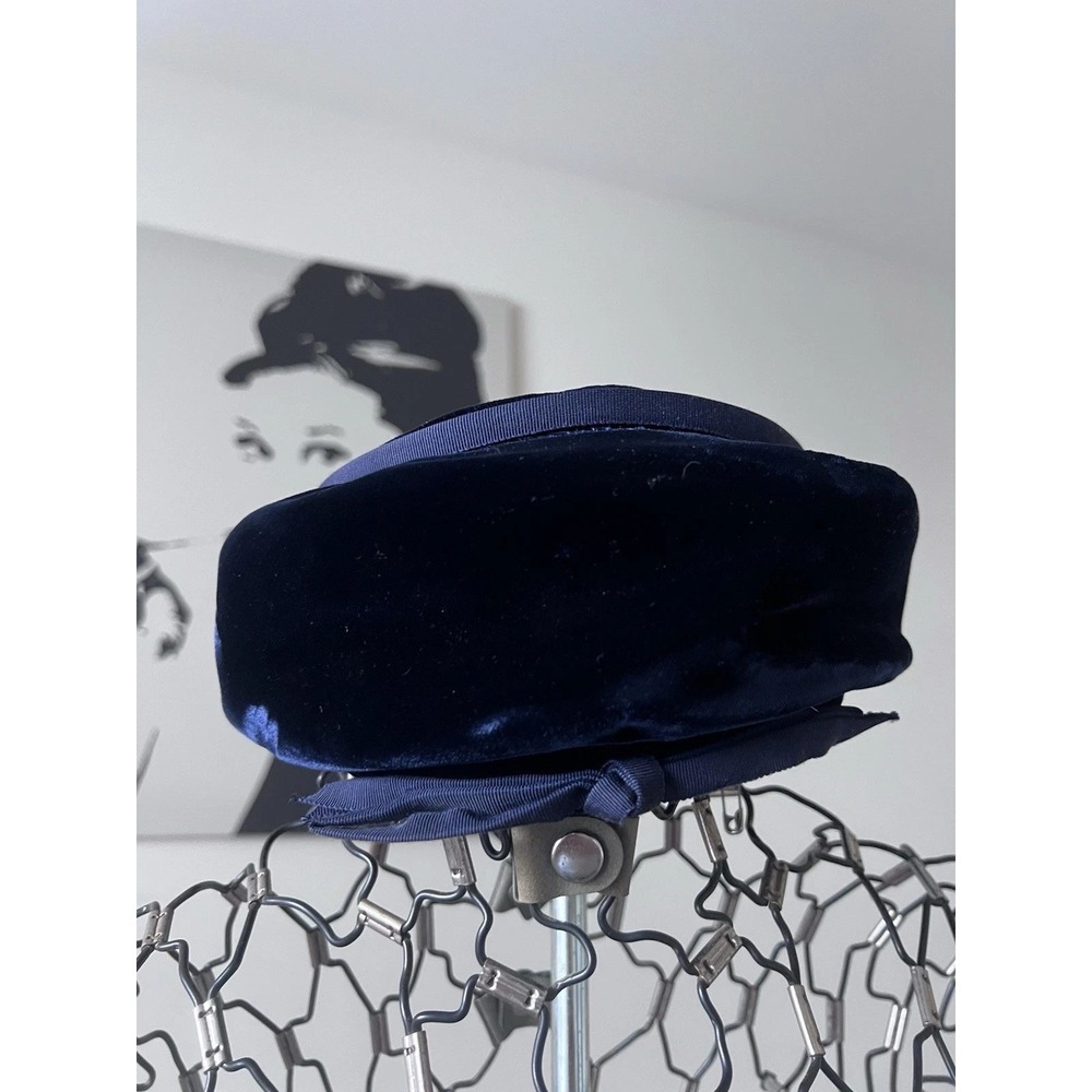 Lucila Mendez Vintage Navy Blue‎ Velvet Pillbox Hat Grosgrain Bow New York Paris
